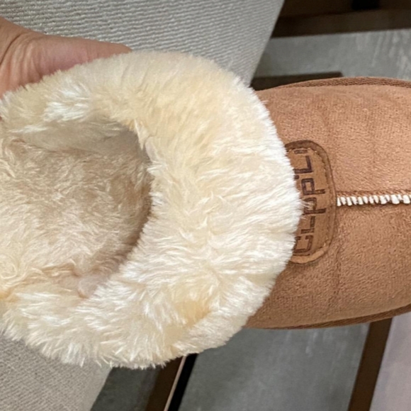 Chestnut Cozy Slippers - Picture 2 of 2